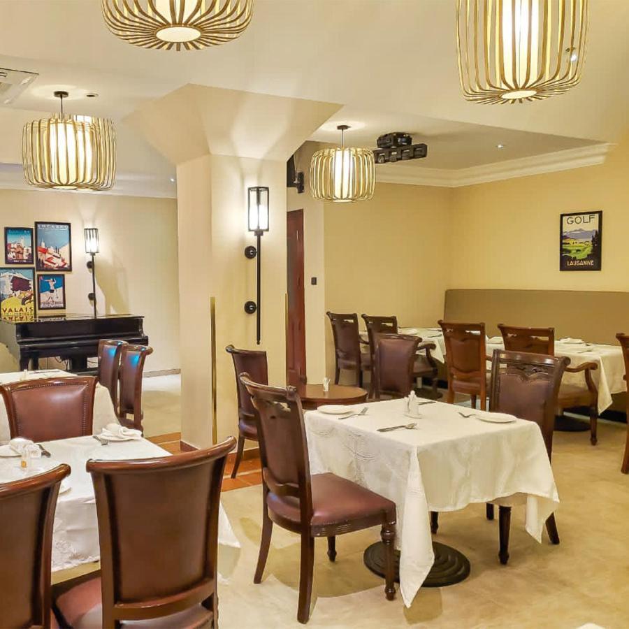 Victoria Crown Plaza Hotel Лагос Екстериор снимка