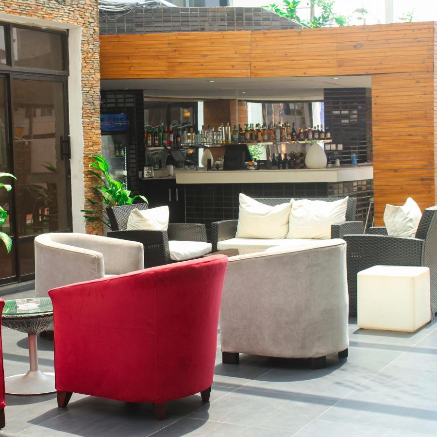 Victoria Crown Plaza Hotel Лагос Екстериор снимка